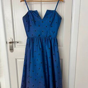 Trina Lewis & Marjon dotted dress woman